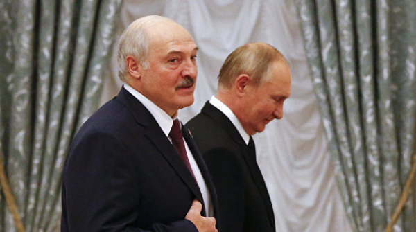 Как Лукашенко критиковал сам себя. Президент Белоруссии может поделиться полномочиями Как Лукашенко критиковал сам себя. Президент Белоруссии может поделиться полномочиями