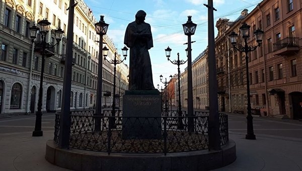 «Кладбищенский» и «бандитский» Гоголь Санкт-Петербурга. К истории двух памятников «Кладбищенский» и «бандитский» Гоголь Санкт-Петербурга. К истории двух памятников