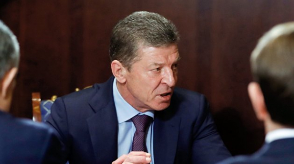 Козак рассказал, как Россия поддерживает Донбасс деньгами Порошенко и Яценюка Козак рассказал, как Россия поддерживает Донбасс деньгами Порошенко и Яценюка