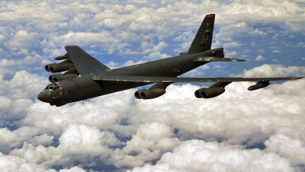 Крушение бомбардировщика B-52 в Калифорнии: погибли восемь человек