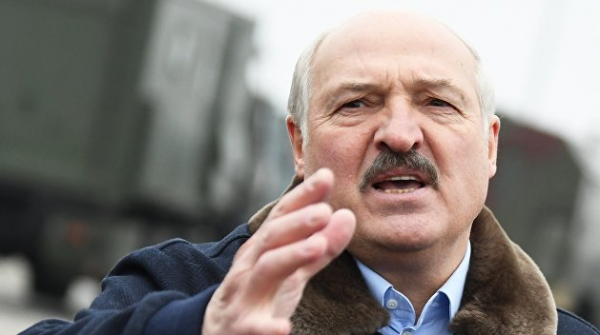 Лукашенко дал совет &laquo;наполеончику&raquo;-Зеленскому