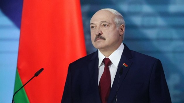 Лукашенко ответил на вопрос, было ли ему тяжело расти без отца, и пытался ли он его найти Лукашенко ответил на вопрос, было ли ему тяжело расти без отца, и пытался ли он его найти