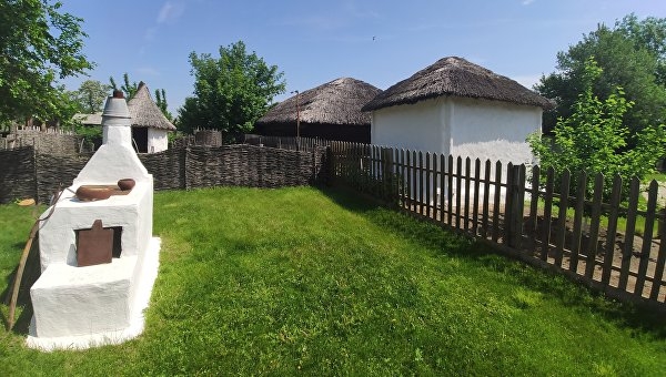 «Майдан» на улице Ленина: в Вёшенской помнят об украинских корнях Шолохова «Майдан» на улице Ленина: в Вёшенской помнят об украинских корнях Шолохова