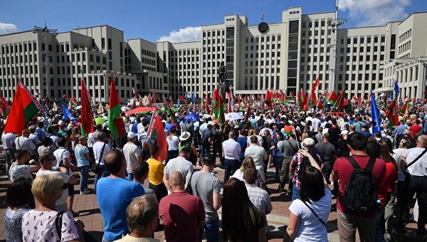 Митинг за Лукашенко провалил явку. Белорусская оппозиция провела акции по всей стране Митинг за Лукашенко провалил явку. Белорусская оппозиция провела акции по всей стране