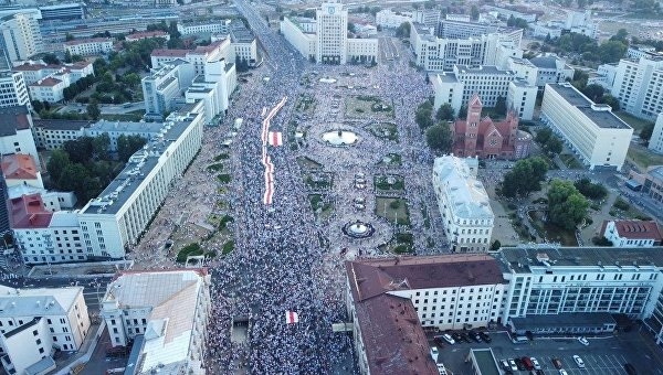 Митинг за Лукашенко провалил явку. Белорусская оппозиция провела акции по всей стране Митинг за Лукашенко провалил явку. Белорусская оппозиция провела акции по всей стране