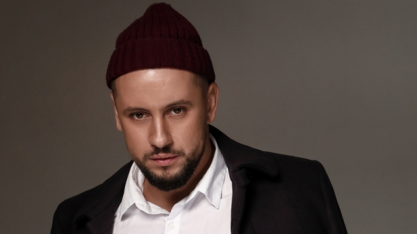 Monatik показал кадры из личного архива в новом клипе Monatik показал кадры из личного архива в новом клипе