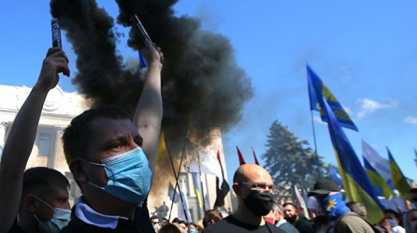 «Мова або смерть». Националисты митингуют у Верховной Рады против русского языка «Мова або смерть». Националисты митингуют у Верховной Рады против русского языка