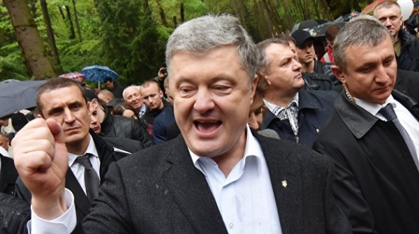 Музыка, алкоголь, салют. Порошенко устроил праздник в день траура Музыка, алкоголь, салют. Порошенко устроил праздник в день траура