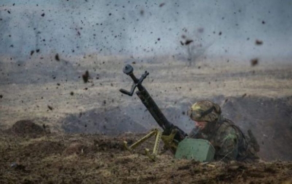 На Донбассе боевики обстреляли позиции ООС: травмированы трое военных На Донбассе боевики обстреляли позиции ООС: травмированы трое военных