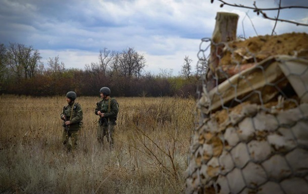 На Донбассе на мине подорвался военный