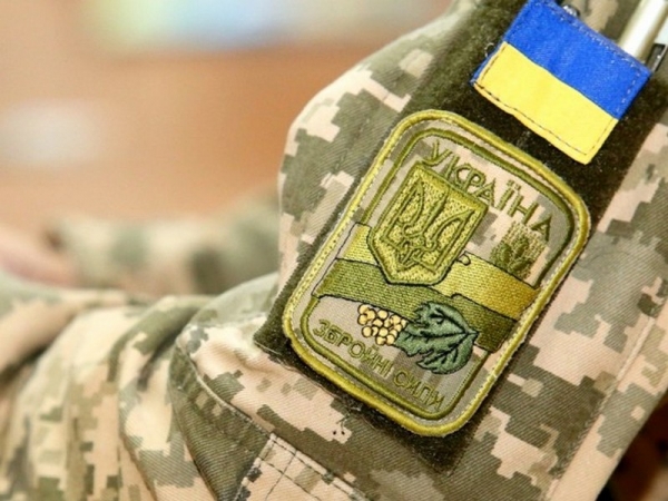 На Донбассе пьяный военный открыл стрельбу по сослуживцам На Донбассе пьяный военный открыл стрельбу по сослуживцам
