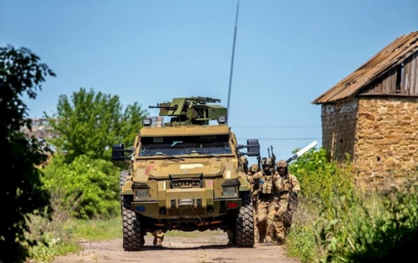 На Донбассе подорвались двое военных На Донбассе подорвались двое военных