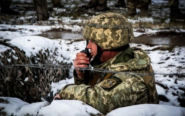На Донбассе шесть обстрелов, ранен военный На Донбассе шесть обстрелов, ранен военный