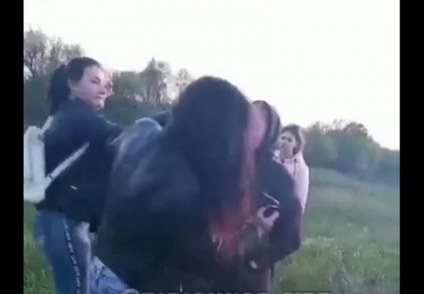 На Харьковщине 19-летнюю девушку избила группа из семи человек На Харьковщине 19-летнюю девушку избила группа из семи человек