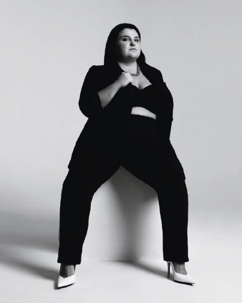 На каблуках и в бюстгальтере: alyona alyona позировала Vogue На каблуках и в бюстгальтере: alyona alyona позировала Vogue