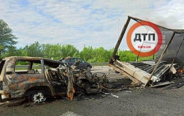 На Киевщине в смертельное ДТП попал патрульный из Броваров На Киевщине в смертельное ДТП попал патрульный из Броваров