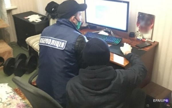На Киевщине задержали распространителей детского порно На Киевщине задержали распространителей детского порно