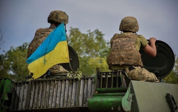 На Курдюмовской дамбе ВСУ подняли украинский флаг На Курдюмовской дамбе ВСУ подняли украинский флаг