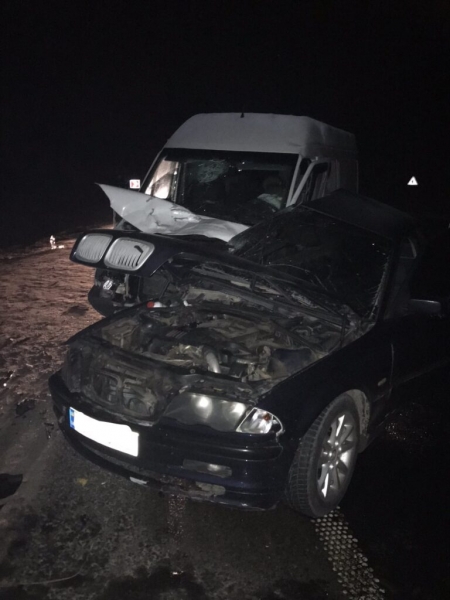 На Львовщине BMW врезался в микроавтобус: десять пострадавших На Львовщине BMW врезался в микроавтобус: десять пострадавших