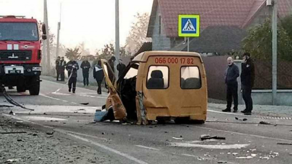 На Закарпатье автомобиль врезался в эвакуатор и загорелся: четверо погибших На Закарпатье автомобиль врезался в эвакуатор и загорелся: четверо погибших