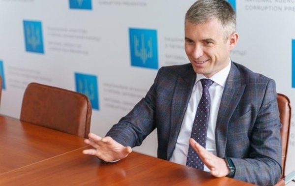 НАПК выясняет, кто оплатил самолет Зеленского из Омана НАПК выясняет, кто оплатил самолет Зеленского из Омана