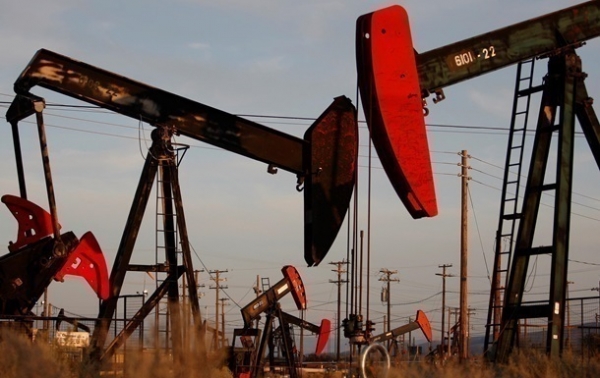 Нефть дорожает на ожидании восстановления спроса