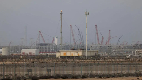 Нефть, газ и рынки: удары по энергетической инфраструктуре обвалили биржи