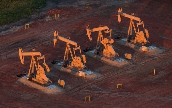 Нефть и золото дешевеют на новостях из США Нефть и золото дешевеют на новостях из США