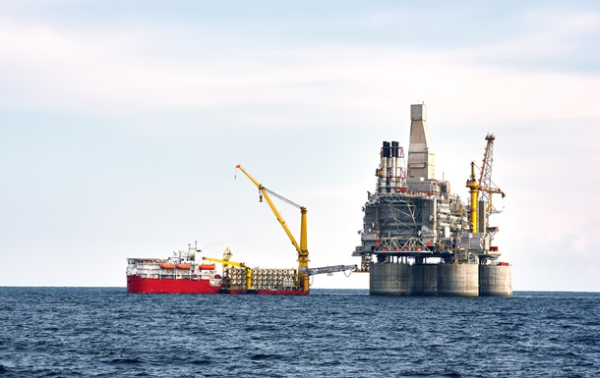 Нефтяные доходы РФ упали до минимума за восемь месяцев Нефтяные доходы РФ упали до минимума за восемь месяцев