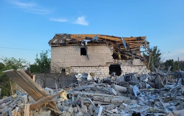 Ночной обстрел Харьковщины: из-под завалов в Волчанске достали женщину Ночной обстрел Харьковщины: из-под завалов в Волчанске достали женщину