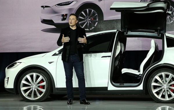 Отстает от Big Tech. Биткоин обвалил акции TeslaСюжет