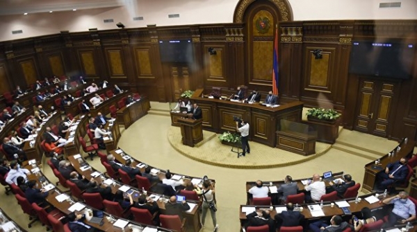 Парламент Армении лишил неприкосновенности оппозиционера Царукяна