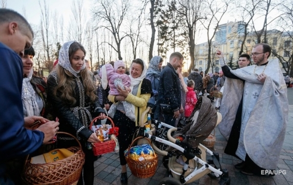 Пасхальная корзина: какие продукты нельзя освящать в храме Пасхальная корзина: какие продукты нельзя освящать в храме