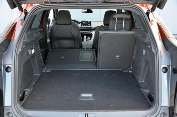 Peugeot 3008: кроссовер, который не перестает удивлятьТест-драйв Peugeot 3008: кроссовер, который не перестает удивлятьТест-драйв