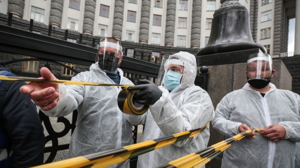 
                    Почему в Киеве количество больных коронавирусом выросло, но "оранжевую" зону отменили                