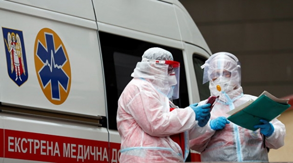 Почти 2 тысячи украинцев с COVID-19 попали в больницы за сутки Почти 2 тысячи украинцев с COVID-19 попали в больницы за сутки