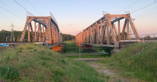 Под Киевом 13-летний парень погиб, делая селфи на рельсах Под Киевом 13-летний парень погиб, делая селфи на рельсах