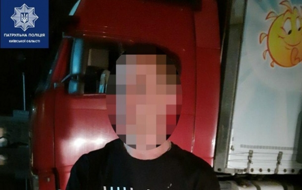 Под Киевом задержали дальнобойщика-иностранца со смертельной дозой алкоголя Под Киевом задержали дальнобойщика-иностранца со смертельной дозой алкоголя