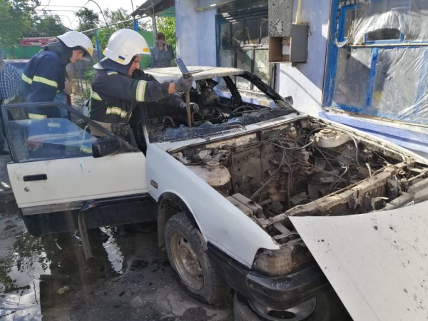 Под Николаевом 3-летняя девочка сожгла авто и едва не погибла сама Под Николаевом 3-летняя девочка сожгла авто и едва не погибла сама