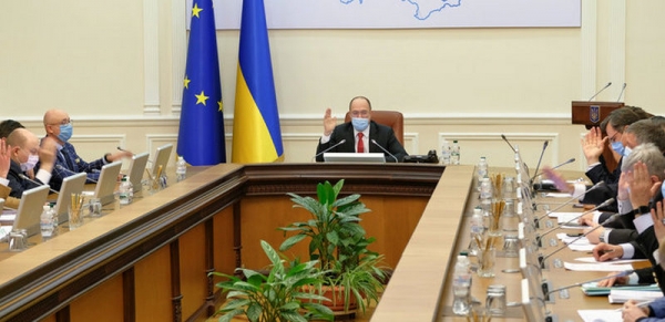 Подарок под елку: Кабмин существенно увеличил цены на электроэнергию для населения Подарок под елку: Кабмин существенно увеличил цены на электроэнергию для населения