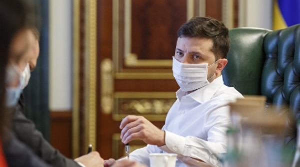 Пока коронавирус не клюнул. Даже пандемия не искупает бездействия президента Украины Зеленского Пока коронавирус не клюнул. Даже пандемия не искупает бездействия президента Украины Зеленского
