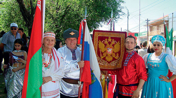 Политика, культура и не только: как живёт русская диаспора в Белоруссии
