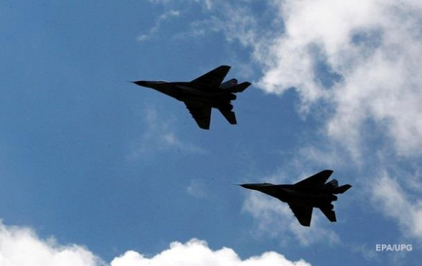 Польша готова передать Украине самолеты МиГ Польша готова передать Украине самолеты МиГ