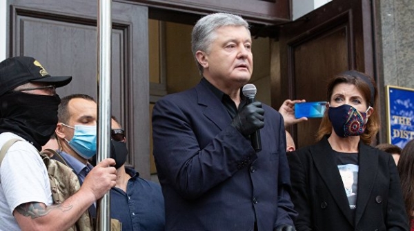 Порошенко явился на допрос в Госбюро расследований