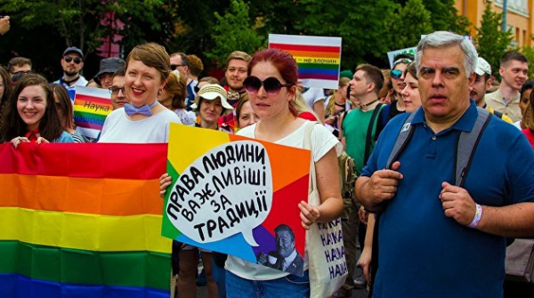 Прибыльная «голубизна». Как я вместе с националистами побывал в гомофобах Прибыльная «голубизна». Как я вместе с националистами побывал в гомофобах