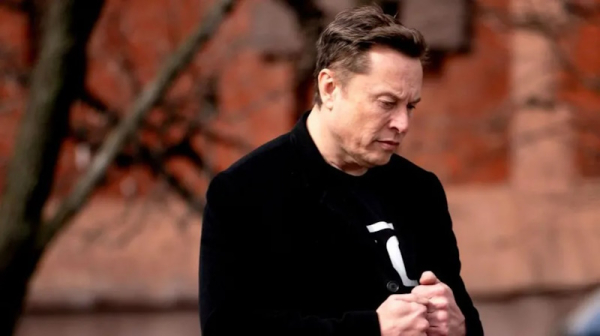 Продажи Tesla упали из-за политической активности Маска Продажи Tesla упали из-за политической активности Маска