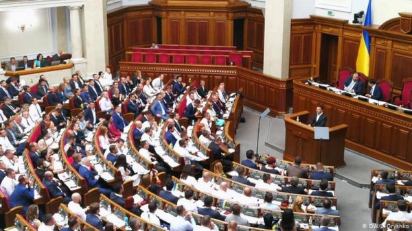 Рада согласовала финансовую помощь людям при жестком карантине Рада согласовала финансовую помощь людям при жестком карантине
