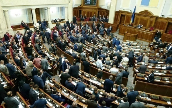 Рада урегулирует работу кредитных компаний и коллекторов Рада урегулирует работу кредитных компаний и коллекторов