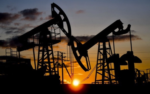 Россия прогнозирует сокращение нефтегазовых доходов в течение трех лет Россия прогнозирует сокращение нефтегазовых доходов в течение трех лет
