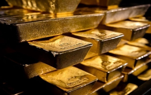 Россия три месяца подряд вынуждена продавать золото Россия три месяца подряд вынуждена продавать золото
